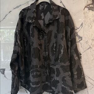 Dress to Kill Black and Gray Textured Blouse/Jacket